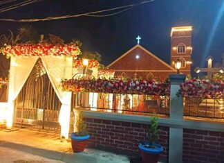 मुलुककै ठूलो मण्डली भवन बिर्तामोडमा निर्माण तस्बिर साभार: प्रतिदिन राष्ट्रिय दैनिक