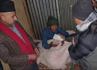 खोटाङका अग्निपीडितलाई आर्थिक सहयोग