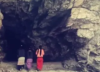 पर्वतको कुर्घामा सय मिटर लामो गुफा भेटियो