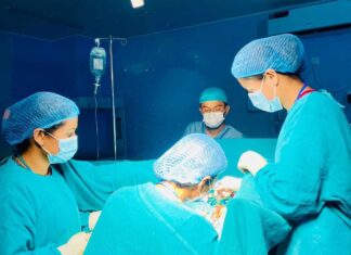 महिला चिकित्सकसँग खुल्न थाले आङ खस्ने समस्याबाट पीडित बझाङका महिला