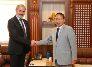 एसियाली विकास बैंकका देशीय निर्देशकद्वारा अर्थमन्त्री पुनसँग शिष्टाचार भेट