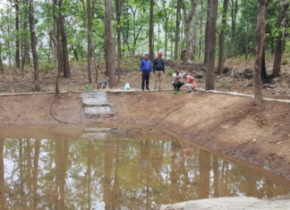 मानव–वन्यजन्तु द्वन्द्व न्यूनीकरणका लागि वनमा पोखरी