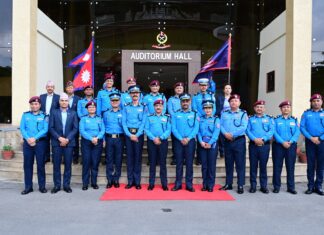 नेपाल प्रहरीका महानिरीक्षक बसन्तबहादुर कुँवरद्वारा दर्ज्यानी चिन्ह प्रदान (तस्बिरसहित)