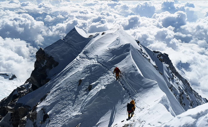 Mount-Everest-Climber-2-sagarmatha