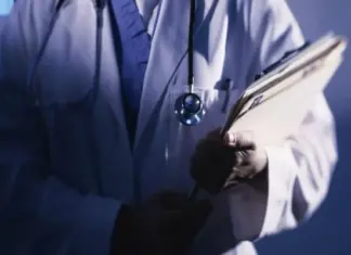 नक्कली डाक्टर पक्राउ