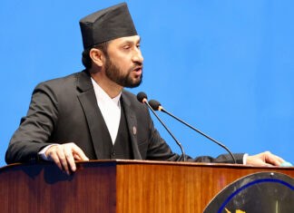 सहमतिका साथ अघि बढ्न उपप्रधानमन्त्री लामिछानेको आह्वान