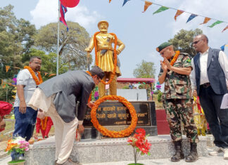 अमरगढी किल्लामा राष्ट्रिय विभूति थापाको पूर्णकदको सालिक अनावरण