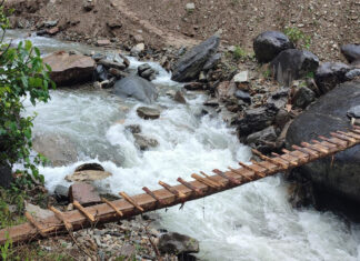 विकट गाउँका नागरिकलाई पुलको चिन्ता