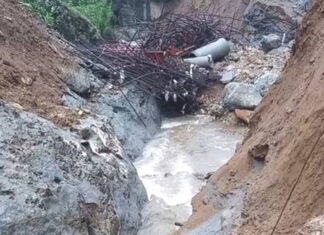 कालीगण्डकी करिडोरको लमाए खोलाको निर्माणाधीन पुल बग्यो