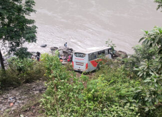 पृथ्वीराजमार्गमा सवारी दुर्घटनाः घाइते २० मध्ये पाँचजना गम्भीर