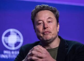 इलन मस्कले आफ्ना कम्पनीहरूमा एप्पलका उत्पादनहरू प्रतिबन्ध लगाउने धम्की दिए