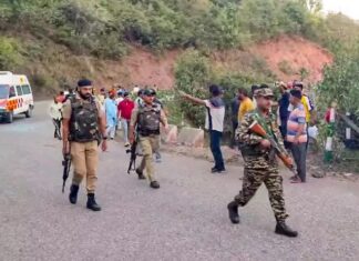 जम्मु कश्मीरया यात्रुवाहक बसमा आतंकवादी हमलामा ९ जनाको मृत्यु