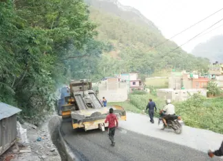 विश्व बैङ्कको सहयोगमा सडक स्तरोन्नति हुँदै