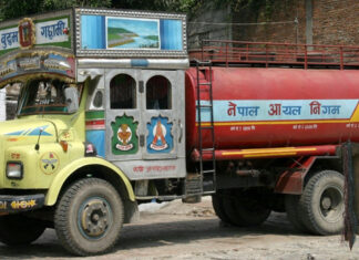 ट्याङ्कर चालक सङ्घको हडताल फिर्ता, आजैदेखि इन्धन सहज हुने