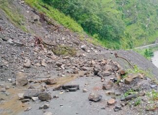 पहिराले मुग्लिन मलेखु खण्ड अवरुद्ध