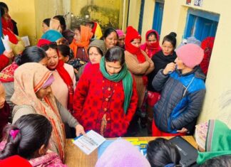 बाँकेमा पाठेघरको मुखको क्यान्सरसम्बन्धी निःशुल्क स्वास्थ्य शिविर