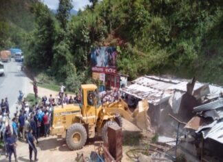 बैतडीमा सामुदायिक वनको अतिक्रमण हटाउन सुरु